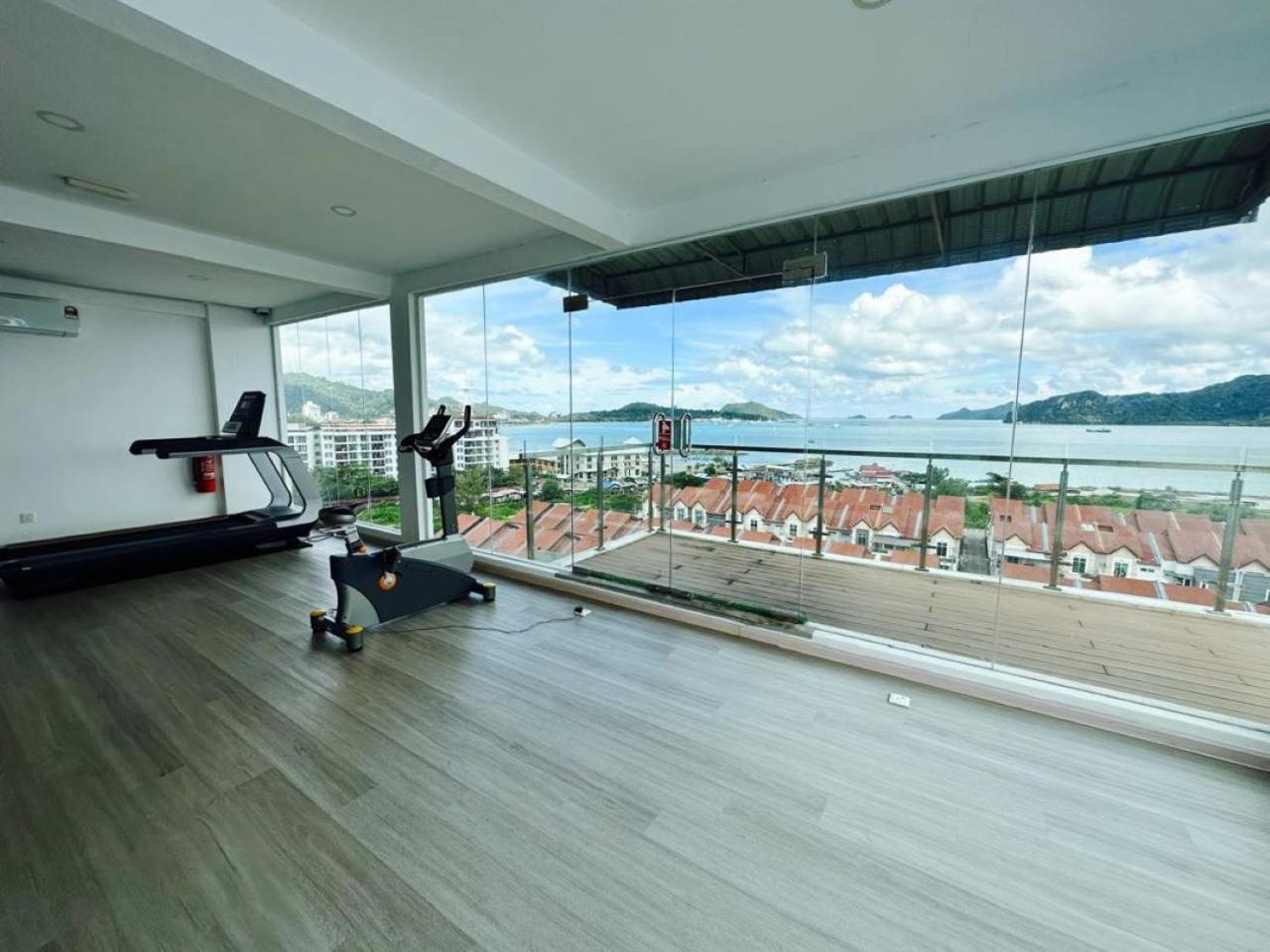 Maya Seaview Families Suite Apartment + Sky Pool 瓜埠 外观 照片